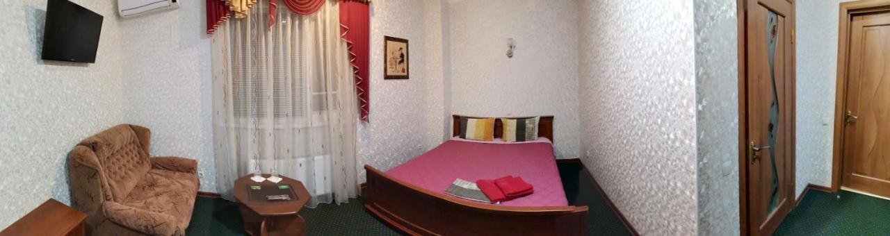 Atrium Hotel Melitopolʼ Exterior foto